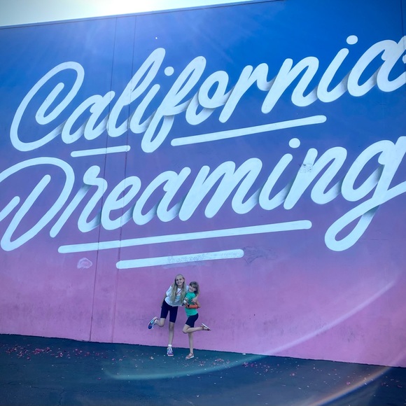 Meet your Posher, April - Picture 2 of 5